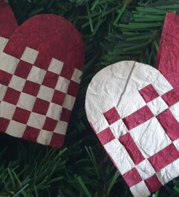 Danish Pleated Christmas Hearts