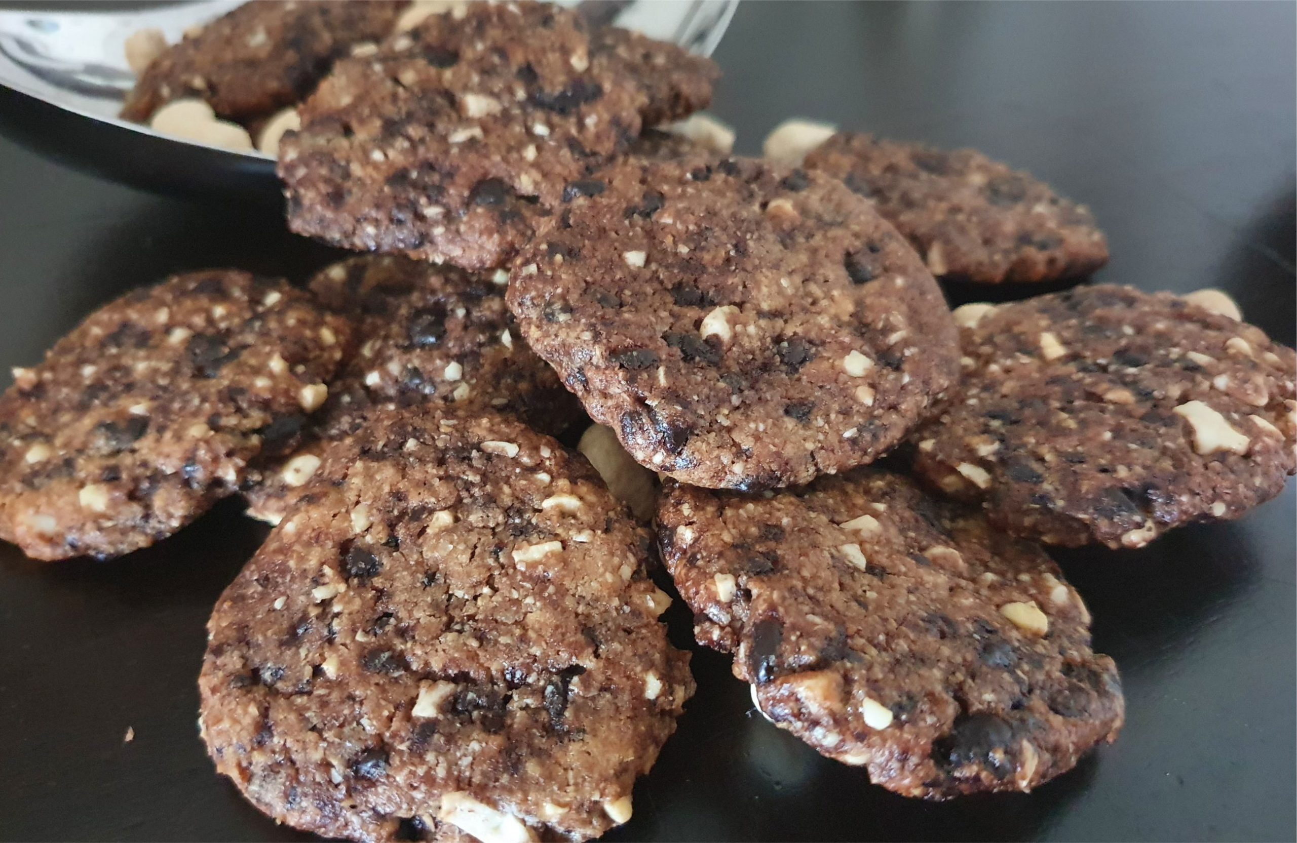 Oatmeal, Nut & Chocolate Cookies (Neiman Marcus)