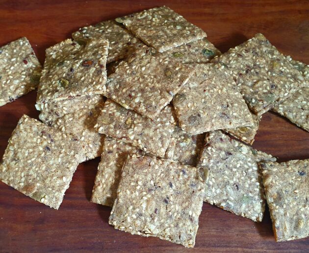 Gluten Free Vegan crackers. Easy Recipe.