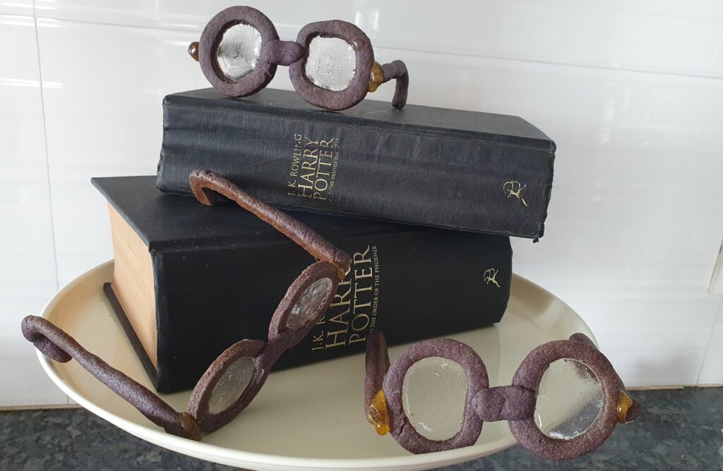 Harry Potter Cookie Glasses -themed Harry Potter party food