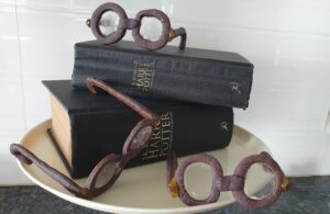 Harry Potter Cookie Glasses -themed Harry Potter party food